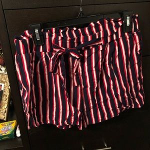 Striped stretchy shorts